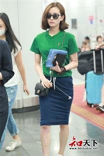 明星街拍t恤,明星T恤街拍潮流解析