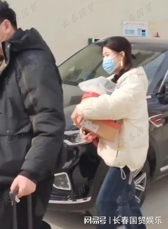 大衣哥儿媳陈萌爆料视频,大衣哥儿媳的真实生活与幕后故事