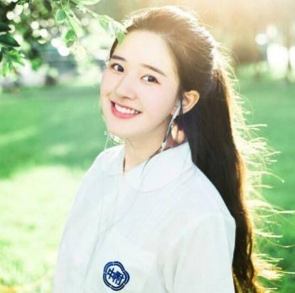 大眼睛网红单身美女跳舞,圈粉无数！